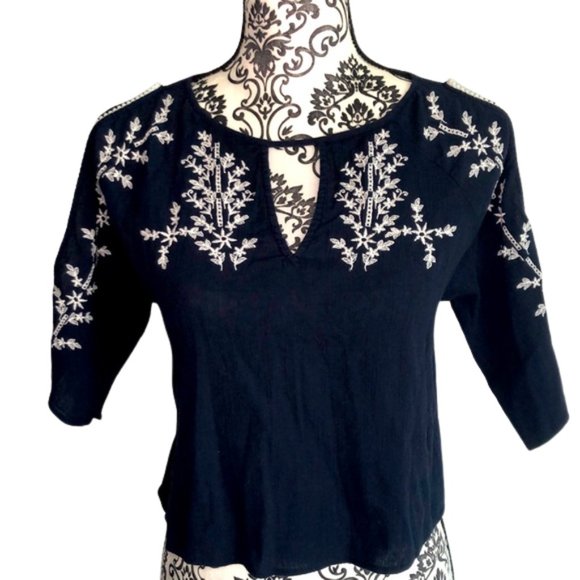 Navy & White Crop Top With Keyhole Shoulders - Picture 1 of 4